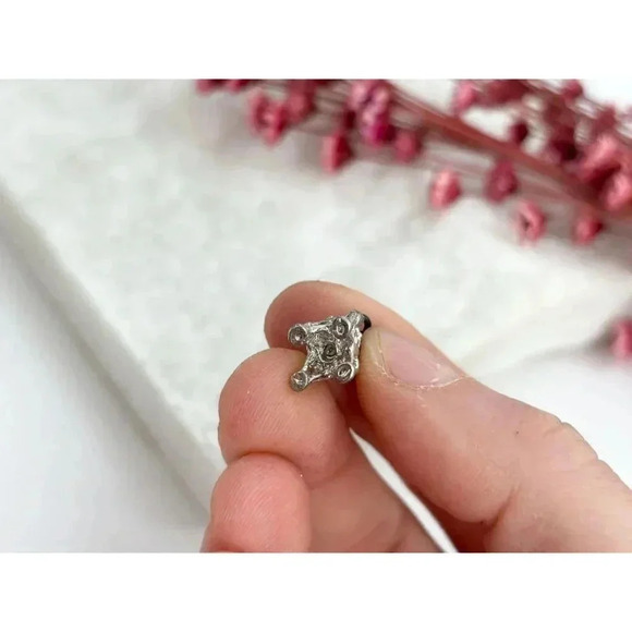 Vintage Silver Toned Unusually Shaped Charm | trinket | pendanr - Picture 4 of 6